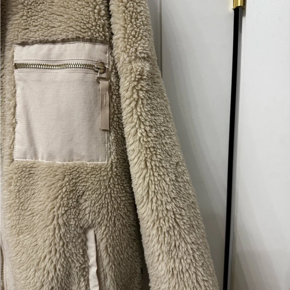 Varley Cream Teddy Jacket - Picture 5 of 6